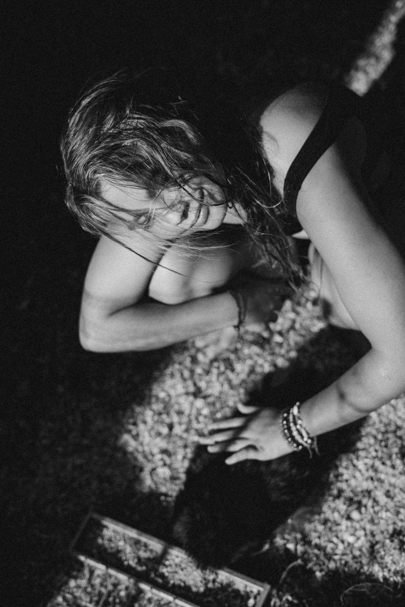 une fille et ses poules